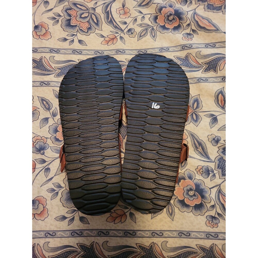 Sandals - Picture 2 of 3